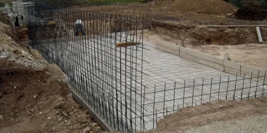 Diseño de Cimentaciones Superficiales en Vitoria: Estudio Geotécnico y Cálculo Adaptado al Terreno