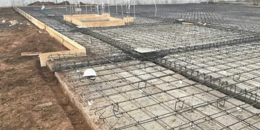 Diseño de Losa de Cimentación en Vitoria: Estabilidad sobre Suelos Mixtos
